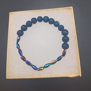 Pretty Hand beaded Stretch Bracelet